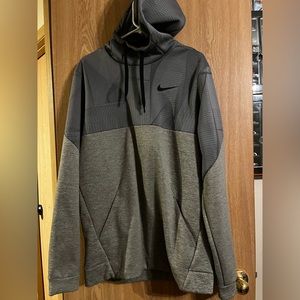 Men’s Nike Dri Fit Sweatshirt. Sz L